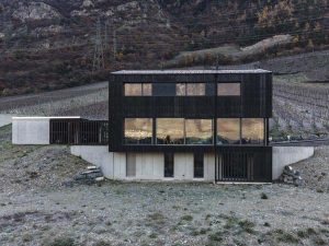 maison bois - noir - Suisse - Kontio - Franck Paubel