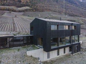 maison bois - noir - Suisse - Kontio - Franck Paubel