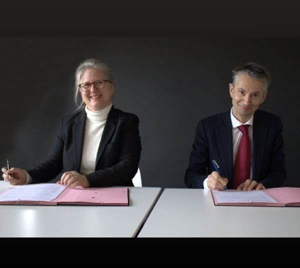 Signature de la convention de lancement de la plateforme e-DA