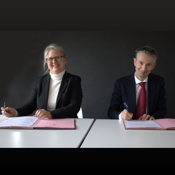 Signature de la convention de lancement de la plateforme e-DA